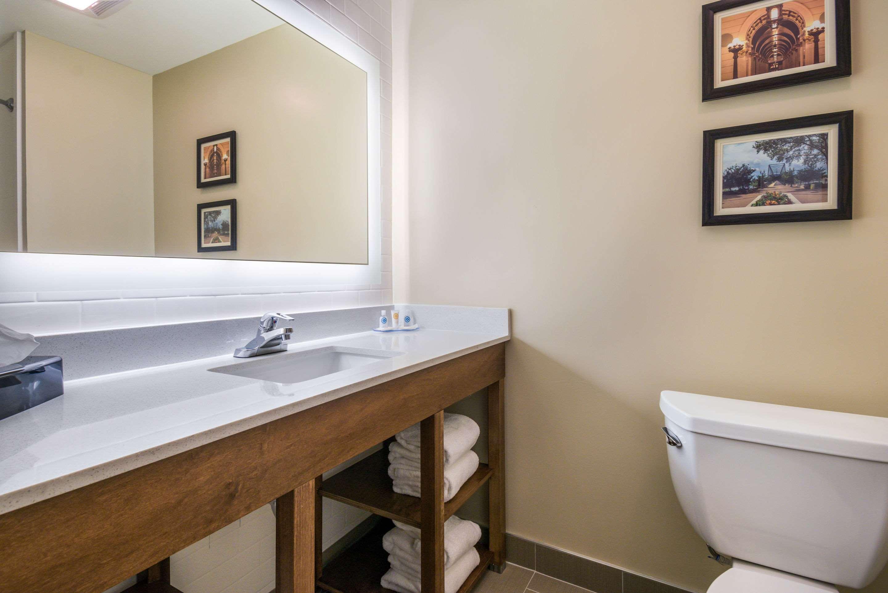 Comfort Inn & Suites Harrisburg - Hershey West Zewnętrze zdjęcie